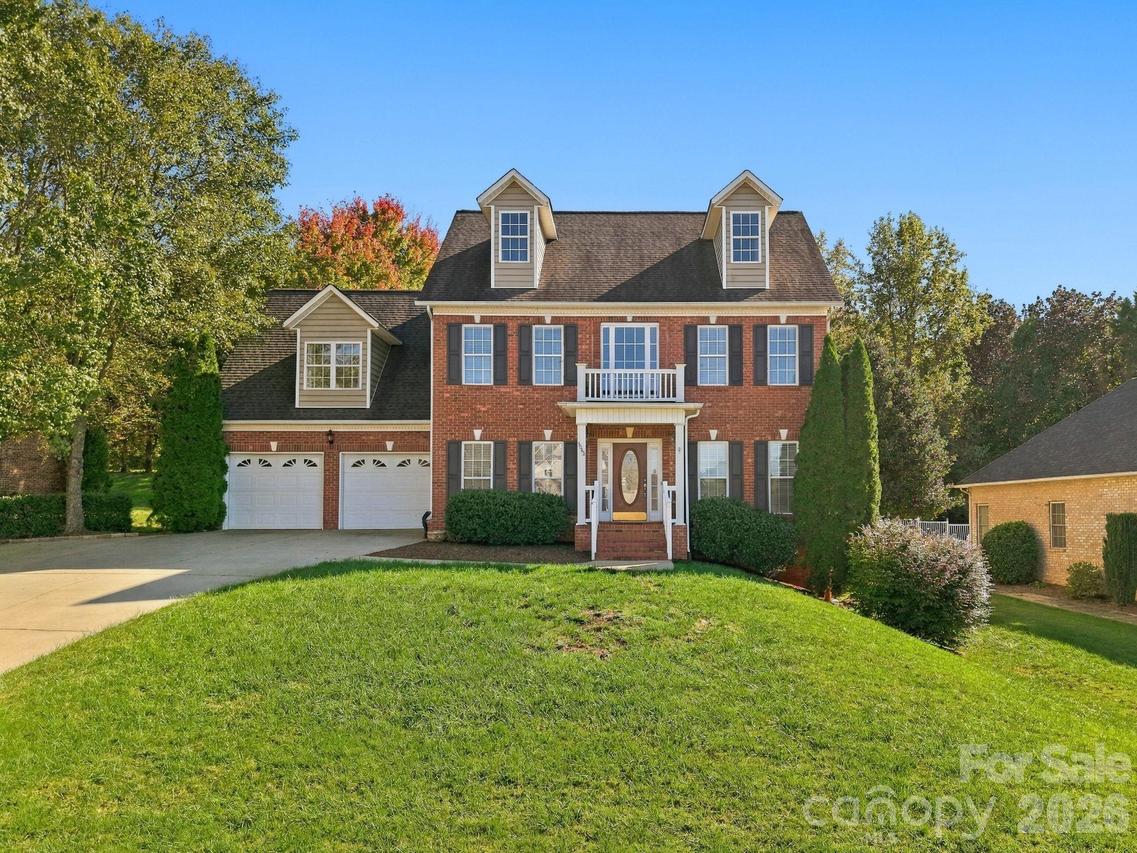 5045 Old River Dr., Hickory, NC 28602