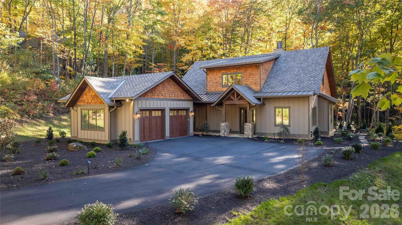 676 Arlington Rd., Waynesville, NC 28786