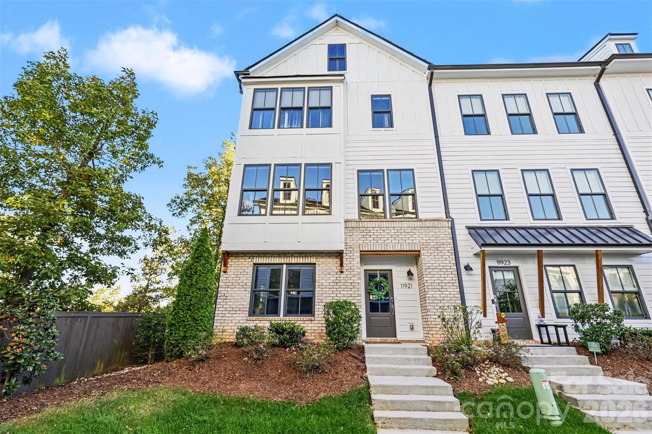 11921 Fiddlers Roof Ln., Charlotte, NC 28277