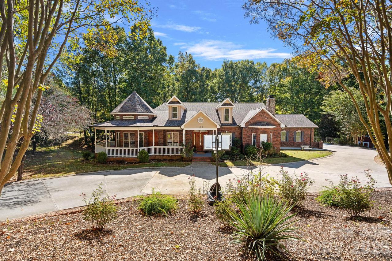 109 Folkstone Rd., Mooresville, NC 28117