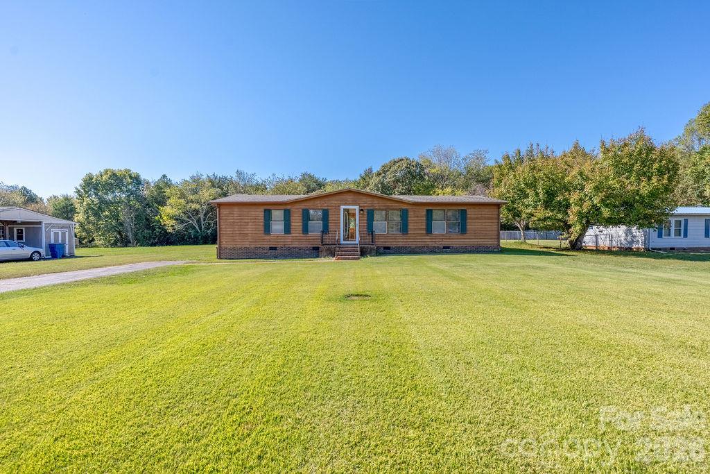 149 Hallmark Estates Dr., Statesville, NC 28625