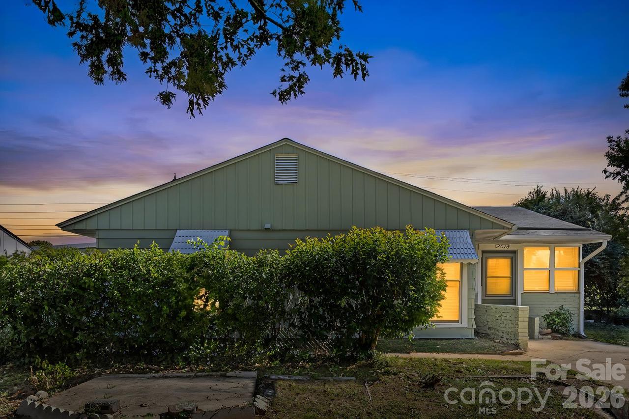 2018 Quentin St., Charlotte, NC 28216