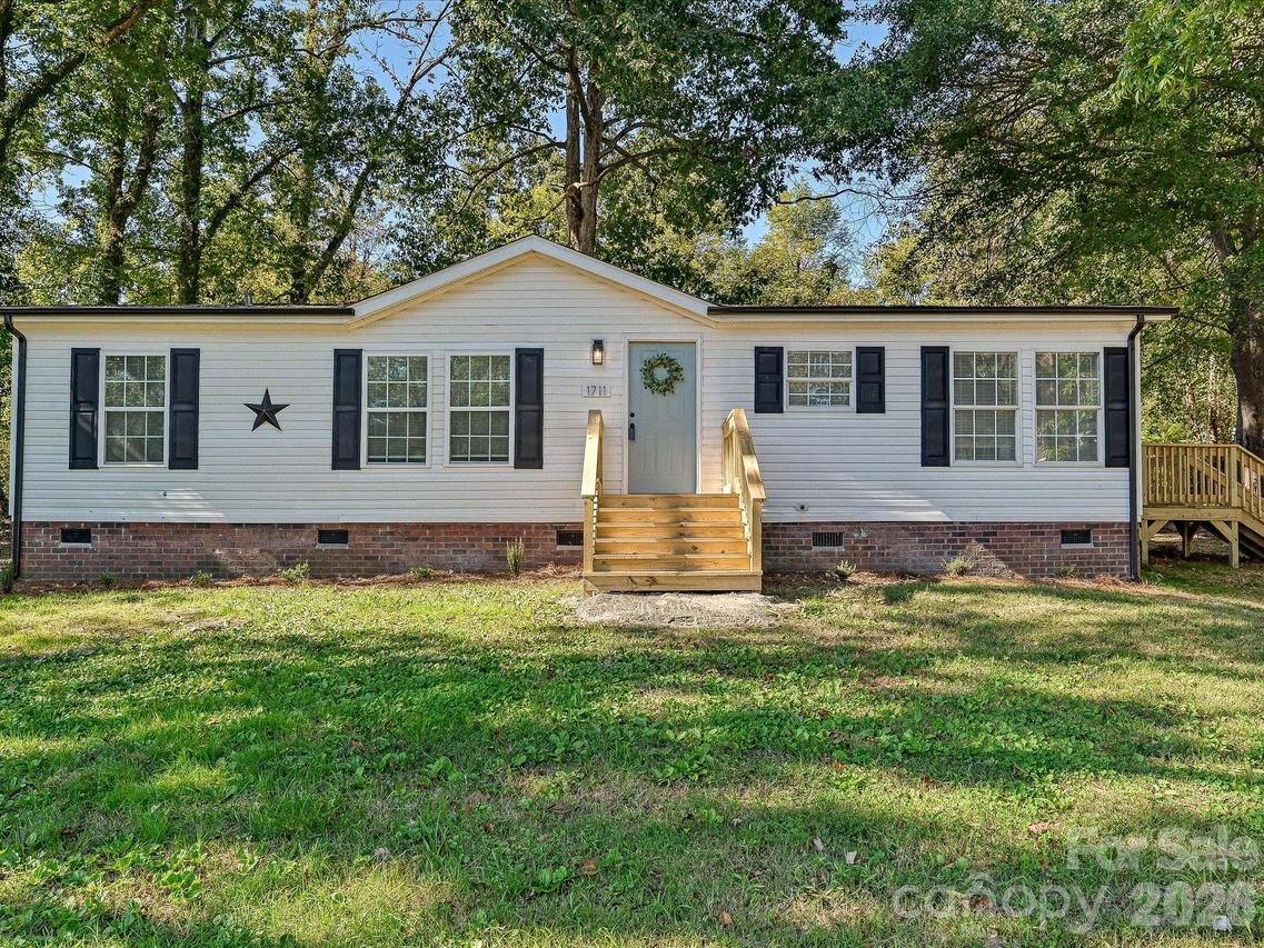 1711 Trexlar Ave., Gastonia, NC 28052