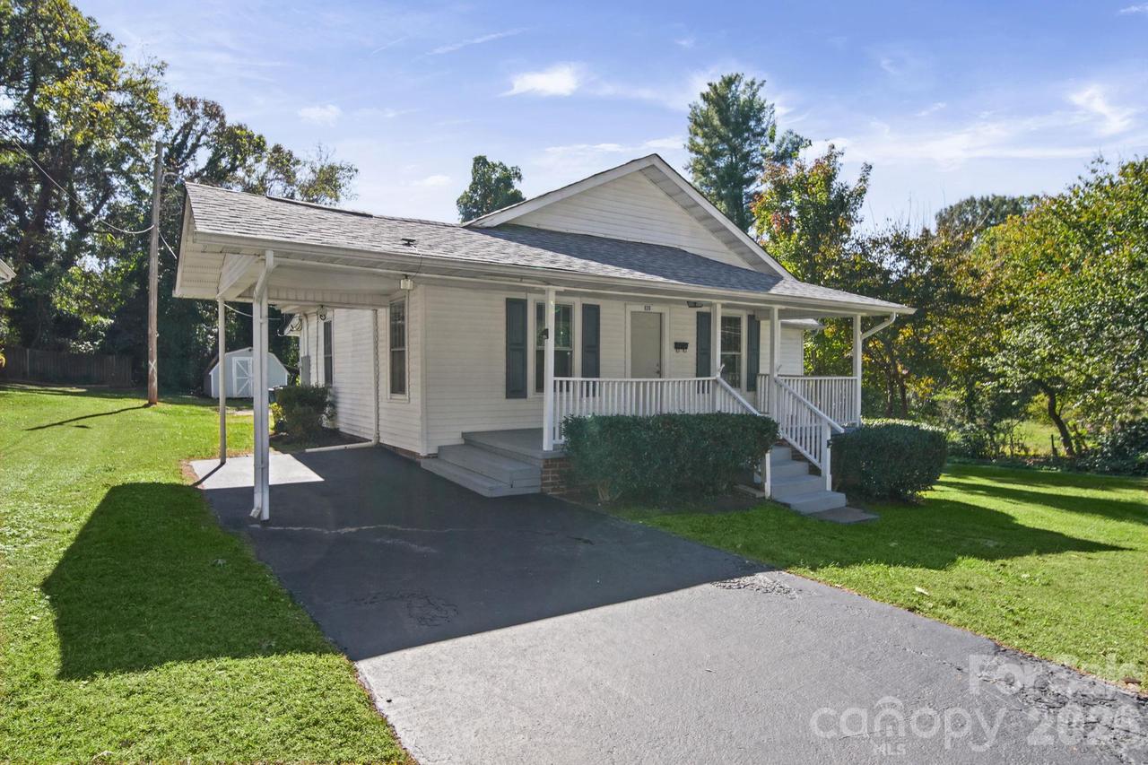 628 E Front St., Statesville, NC 28677