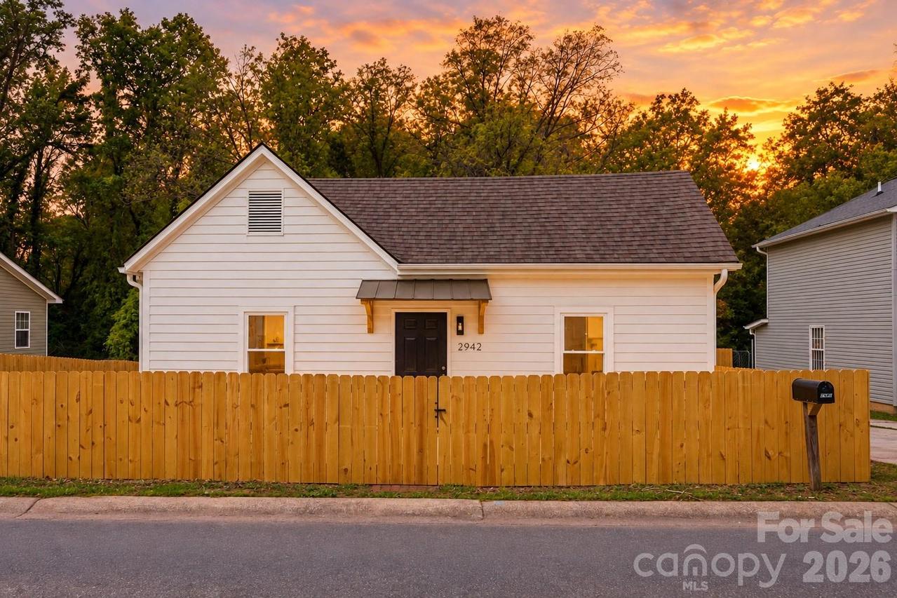 2942 Reid Ave., Charlotte, NC 28208