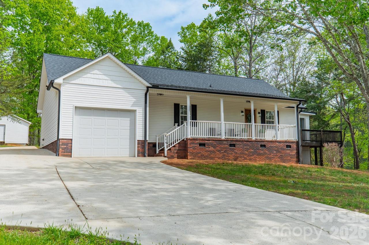 902 Cornelius Rd., Mooresville, NC 28117