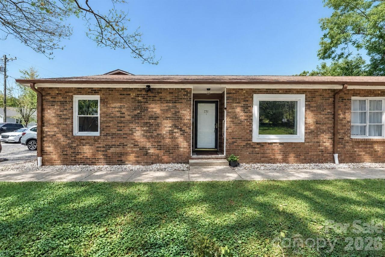 731 10th Ave., Hickory, NC 28601