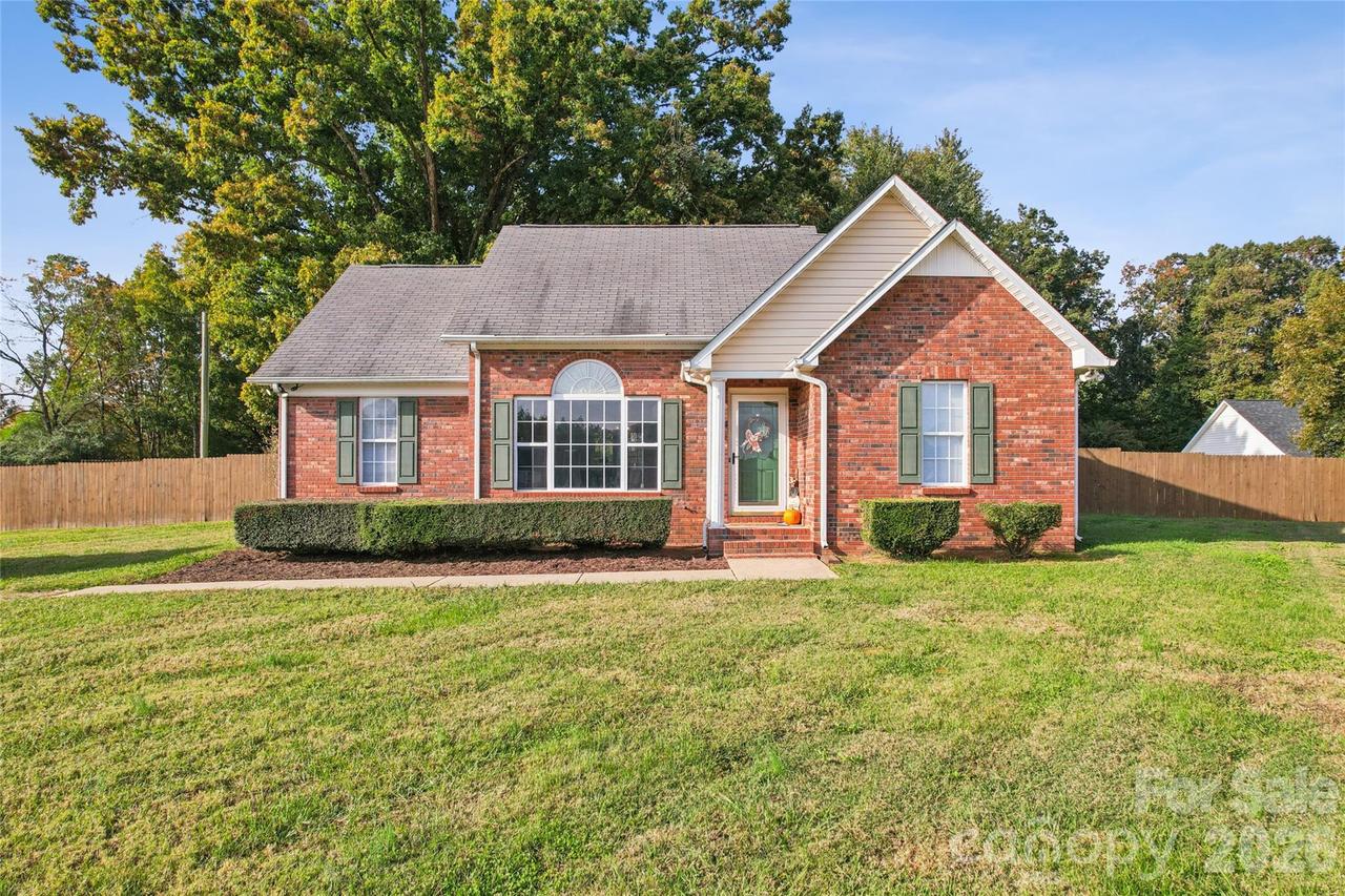 1915 Gables Dr., Monroe, NC 28112