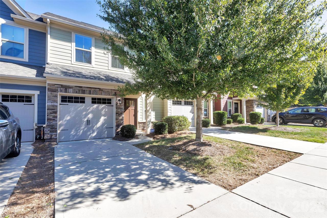 315 Pond Place Ln., Matthews, NC 28104