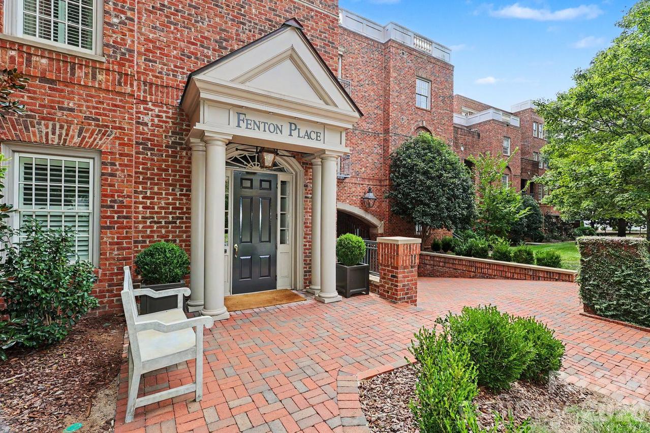 427 Fenton Pl., Charlotte, NC 28207