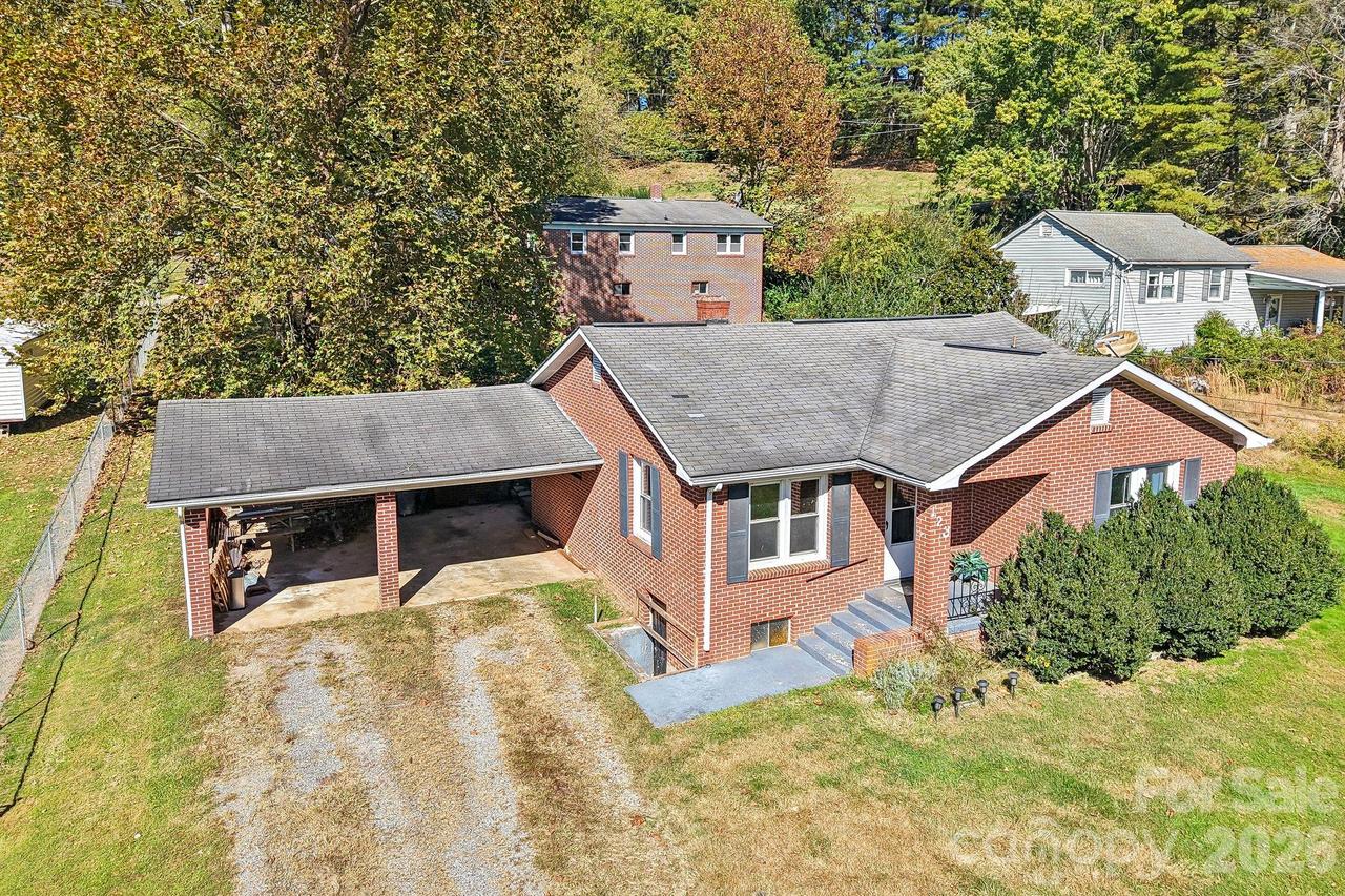 81 & 88 Nesbitt St., Waynesville, NC 28786