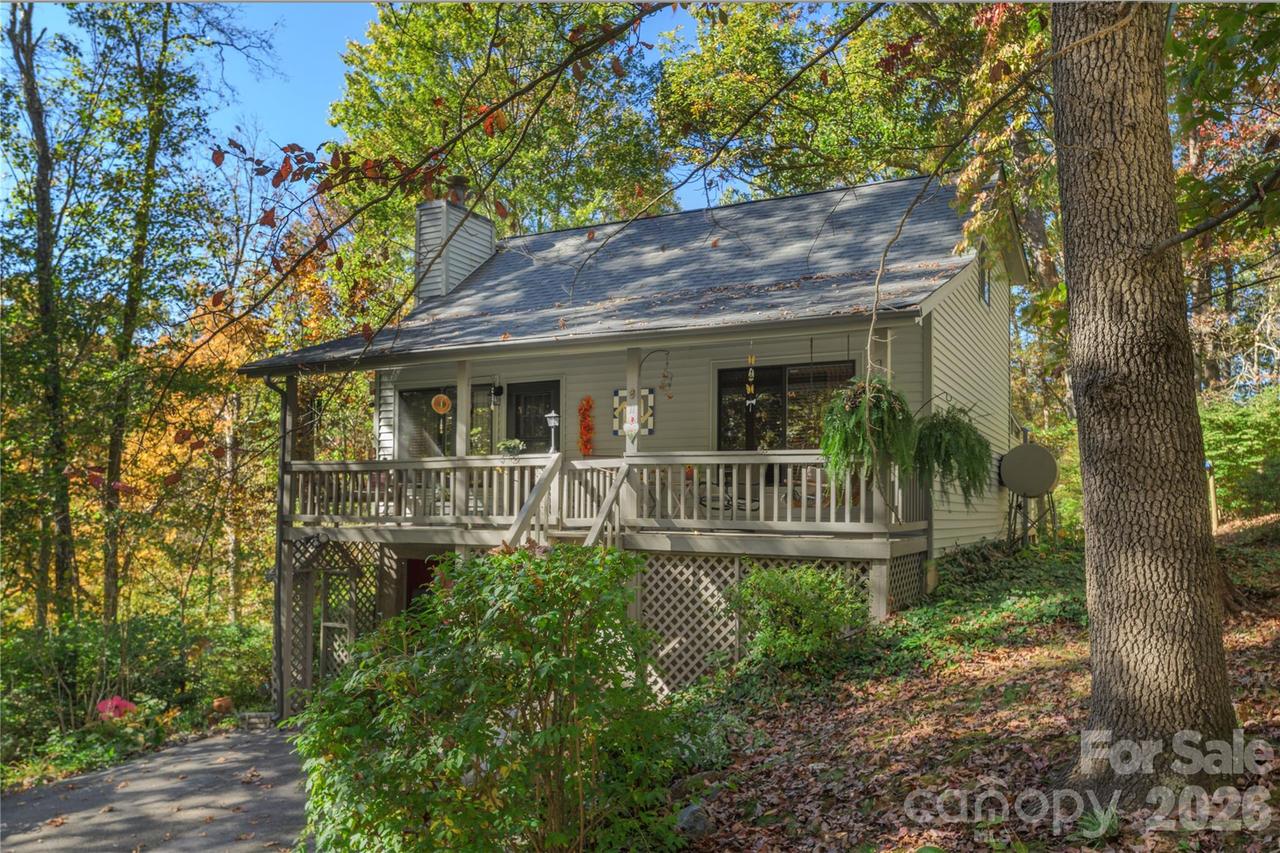 11 Grant Pl., Clyde, NC 28721