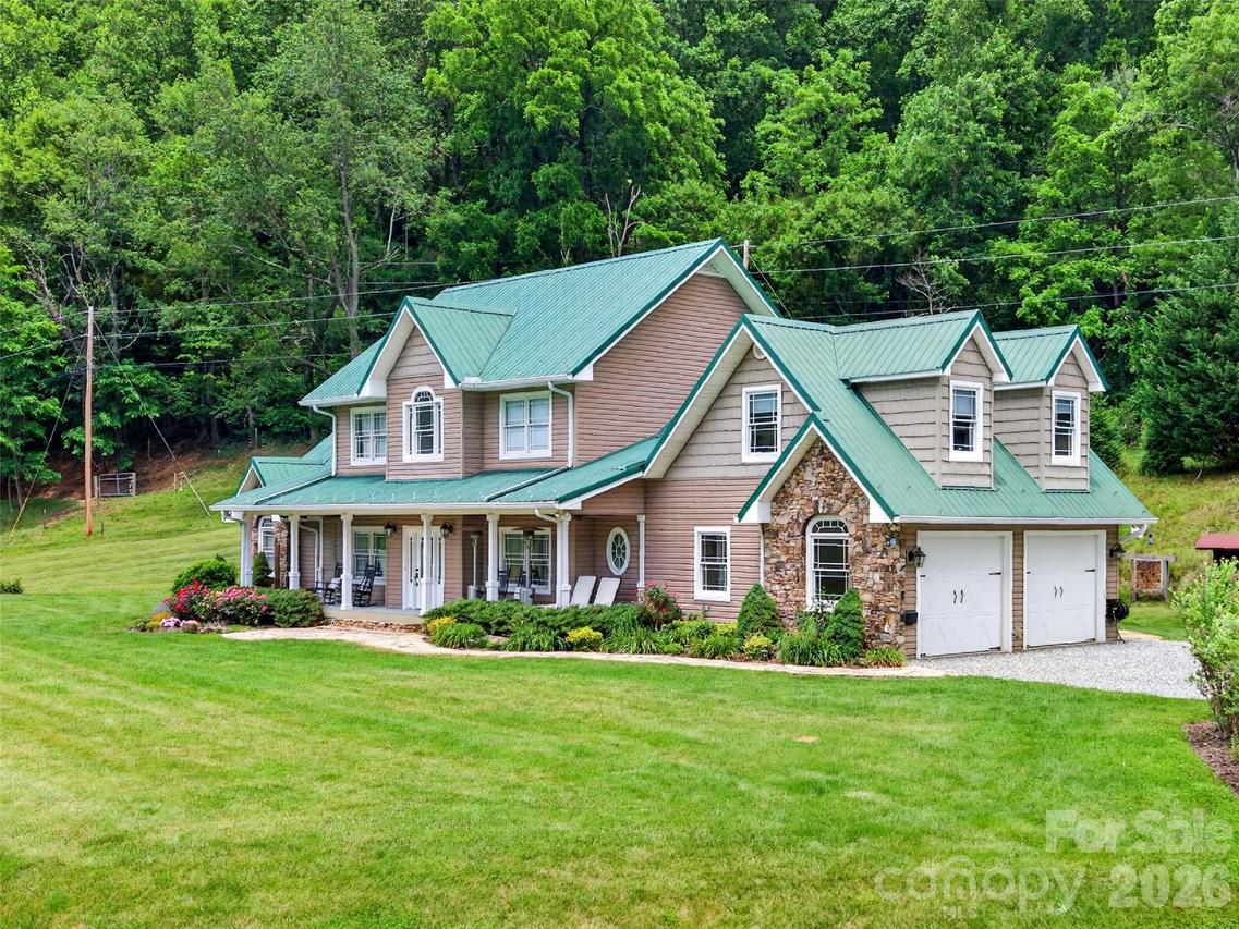 227 Black Bear Cove, Clyde, NC 28721