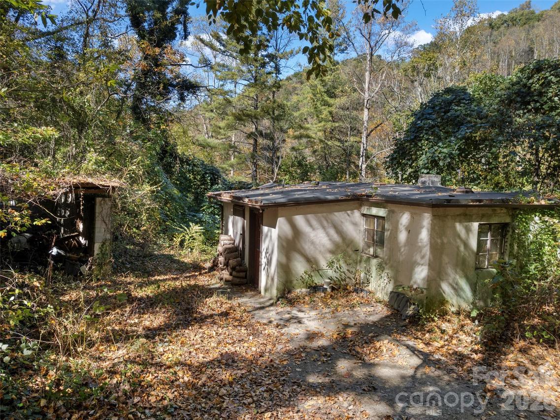 11 Cedar Mountain Rd., Asheville, NC 28803