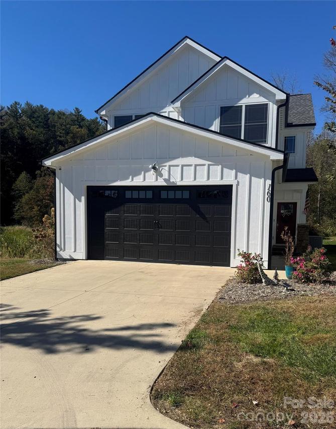 160 Leyland Cir., Hendersonville, NC 28792