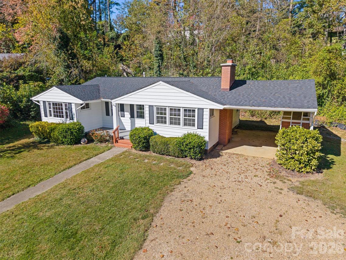 1 Valle Vista Dr., Asheville, NC 28804