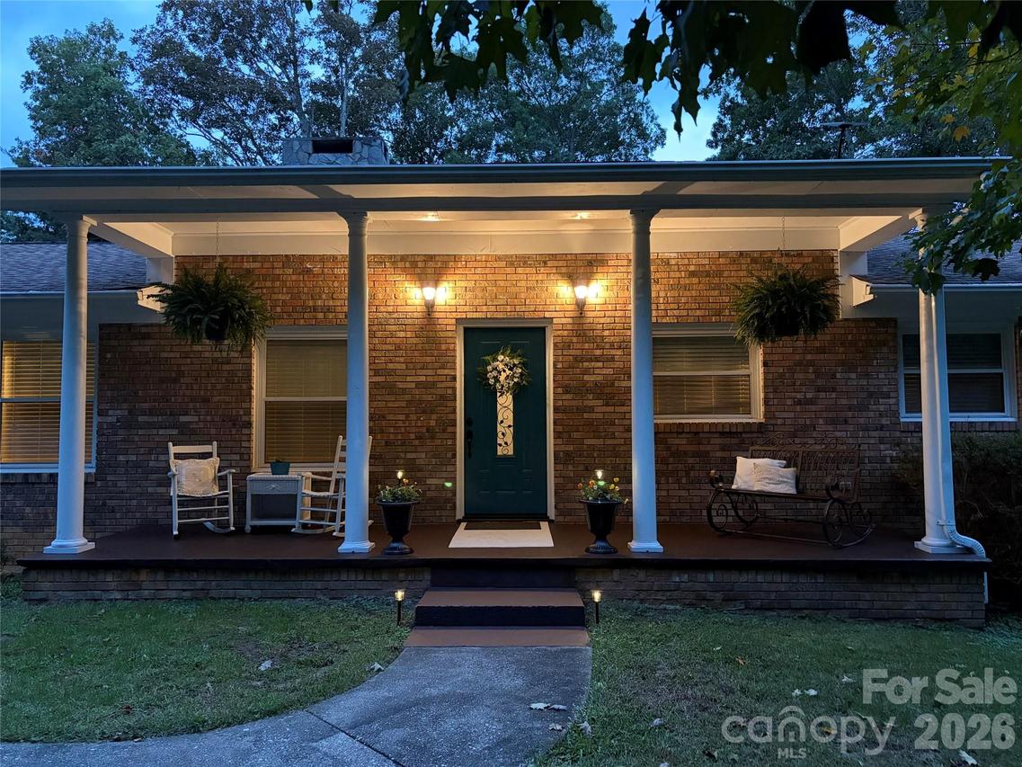 430 Carters Ridge Rd., Spruce Pine, NC 28777