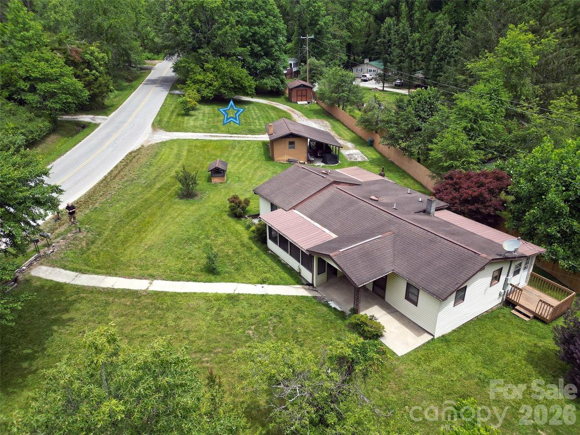 22 Mcminn Rd., Hendersonville, NC 28792
