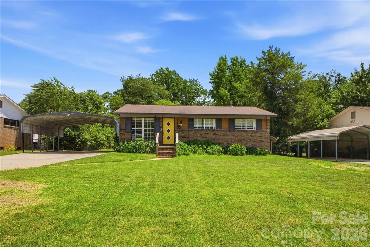 2521 Alleghany St., Charlotte, NC 28208