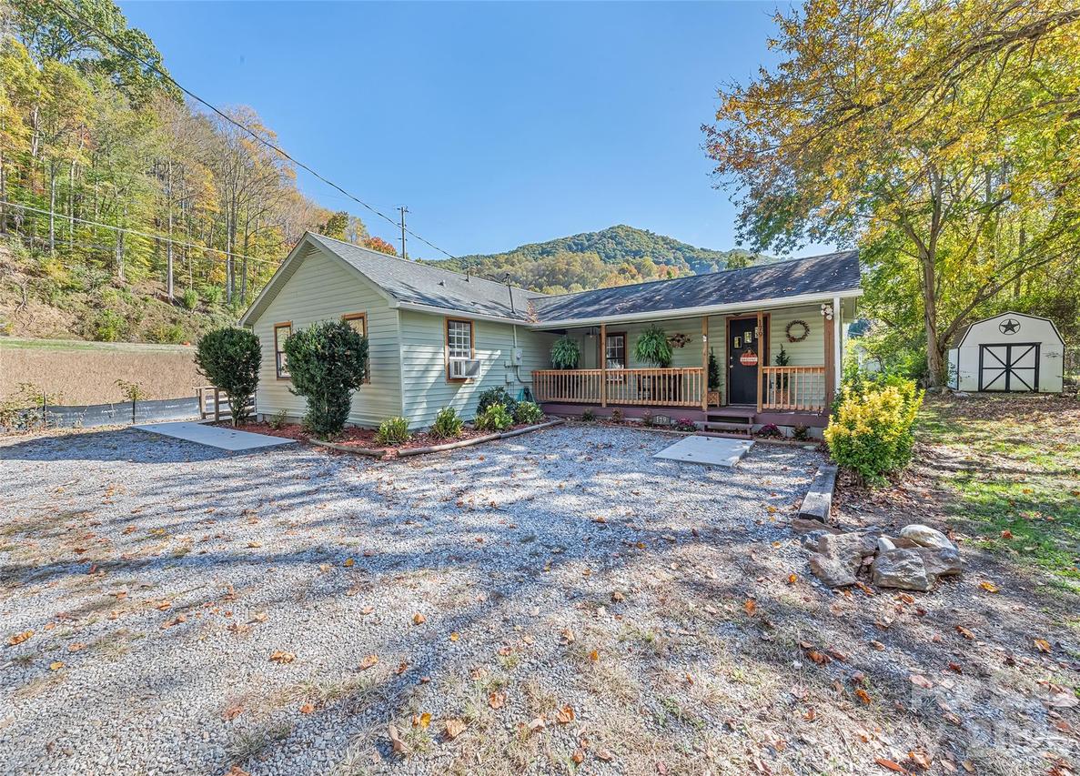 179 Jonathan Creek Rd., Waynesville, NC 28785