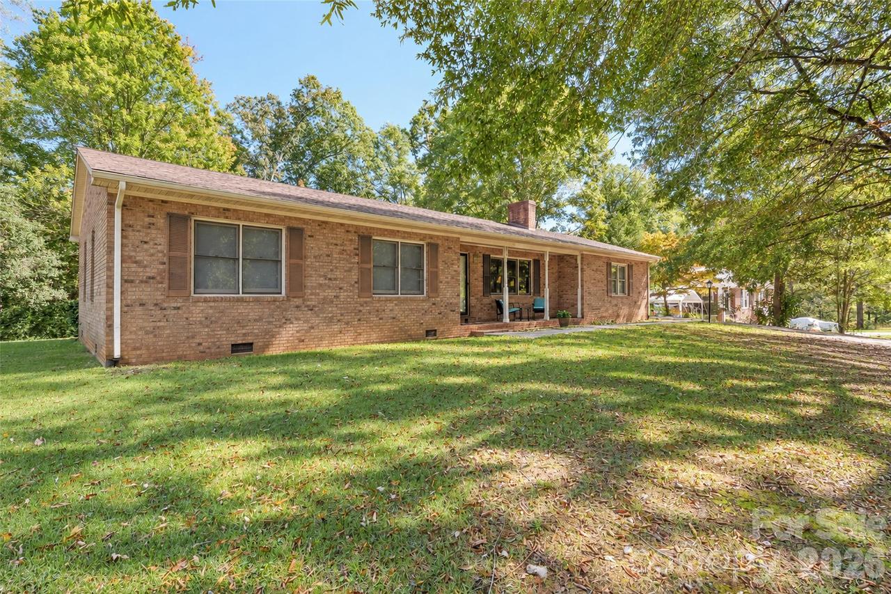 206 Bleynat St., Valdese, NC 28690