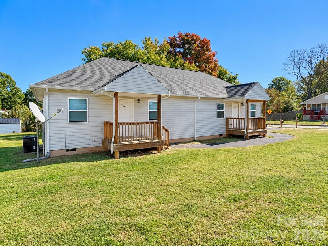 1212, 1214, 1216, 1218 Alexander St., Statesville, NC 28677