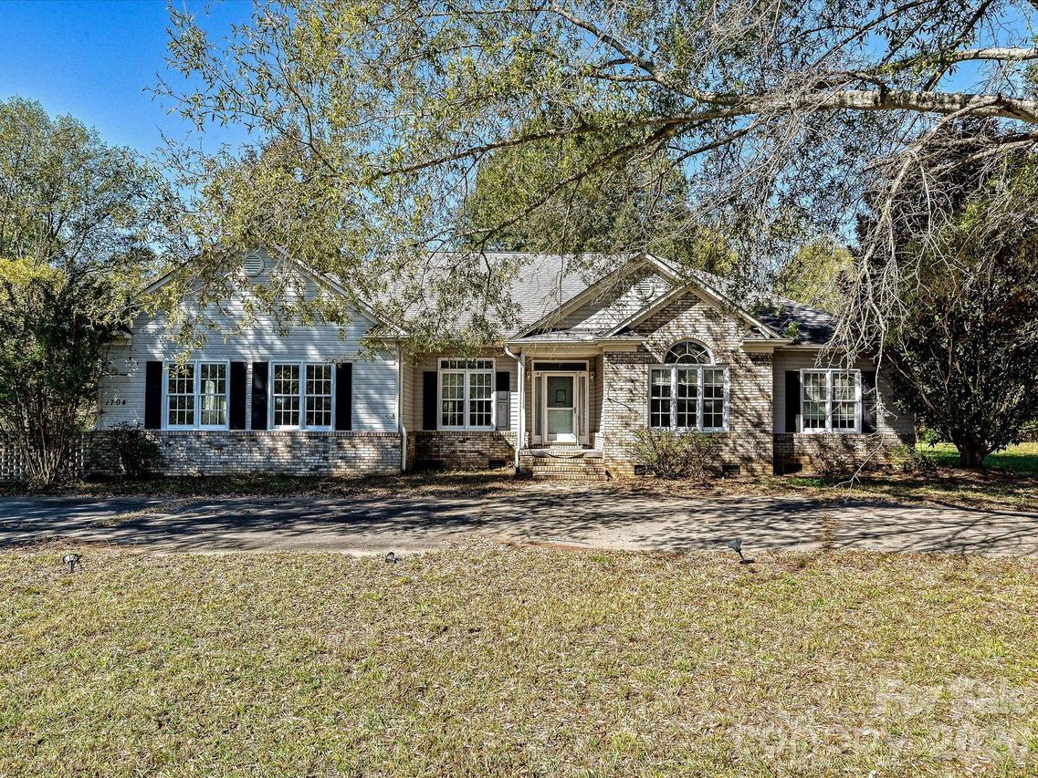 1704 Colfax Dr., Concord, NC 28025