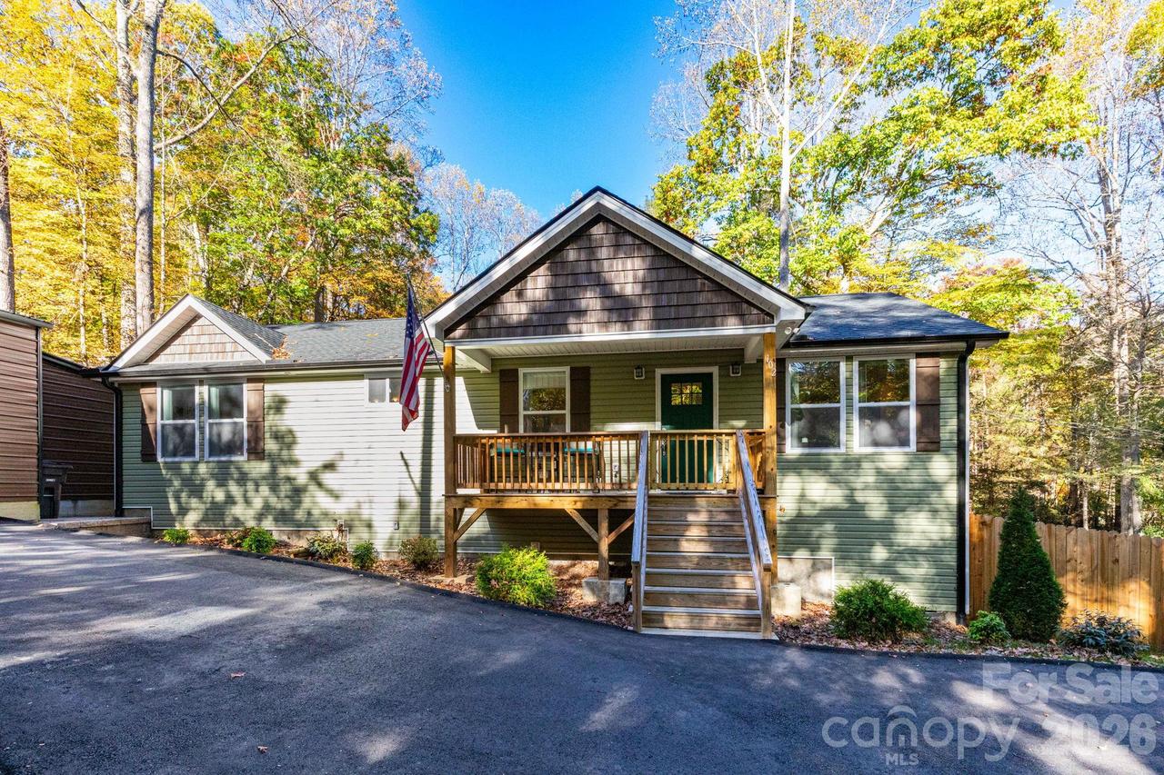 102 Reuben Branch Rd., Maggie Valley, NC 28751