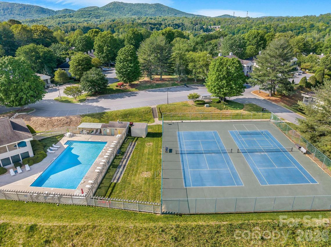 1605 Abbey Cir., Asheville, NC 28805