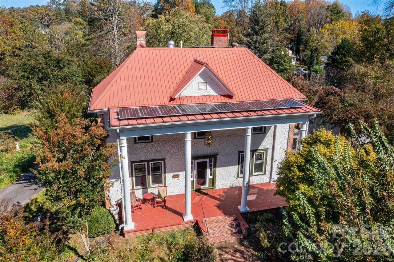 10 Best Life Ln., Brevard, NC 28712