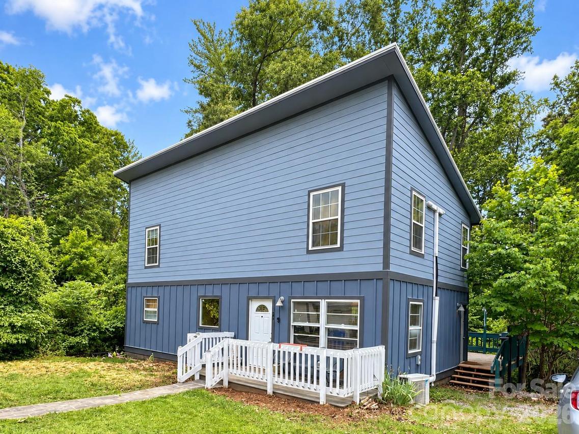 25 Worley Pl., Asheville, NC 28806