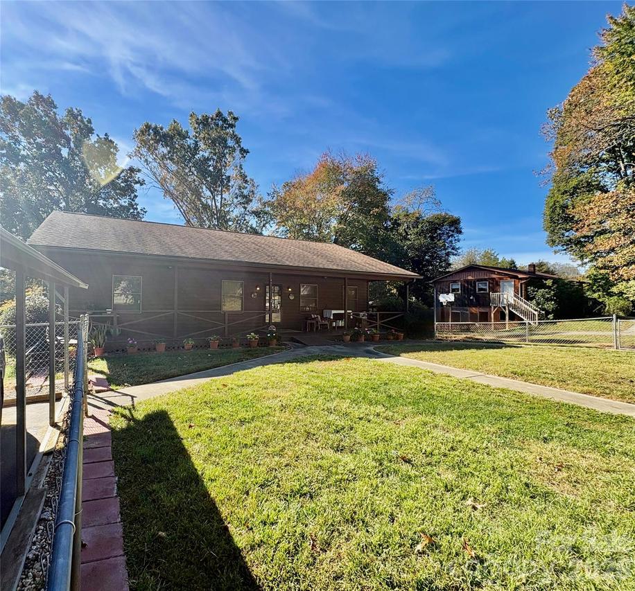 41 Eye View Rd., Candler, NC 28715