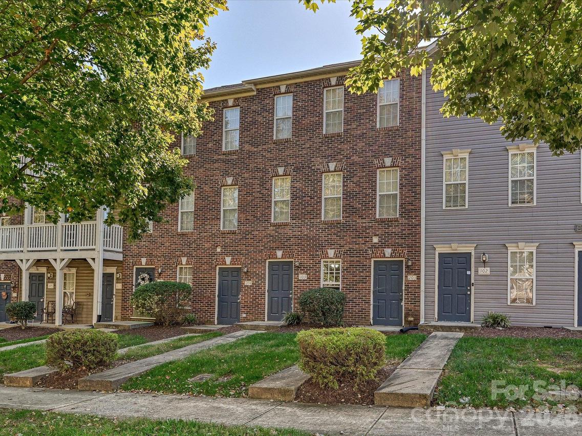 110 Steam Engine Dr. #103, Mooresville, NC 28115