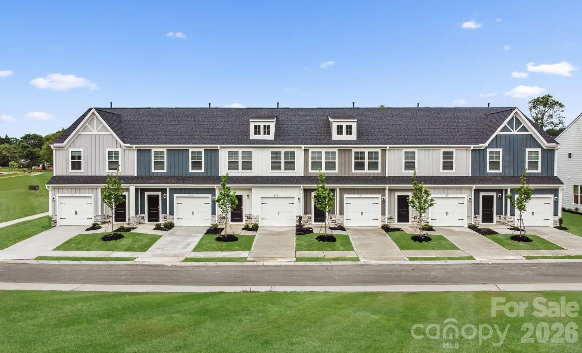 209 Shiplap Rd., Charlotte, NC 28216