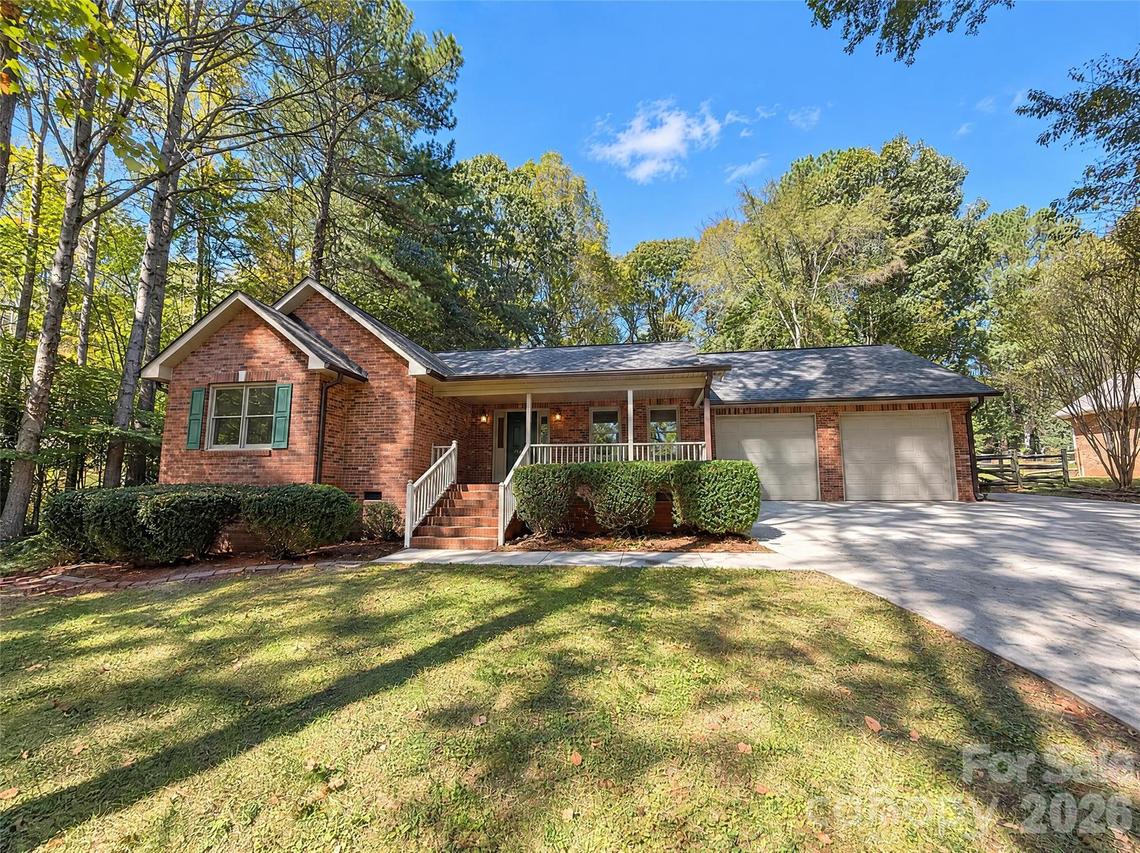 6837 Lowesville Ln., Stanley, NC 28164