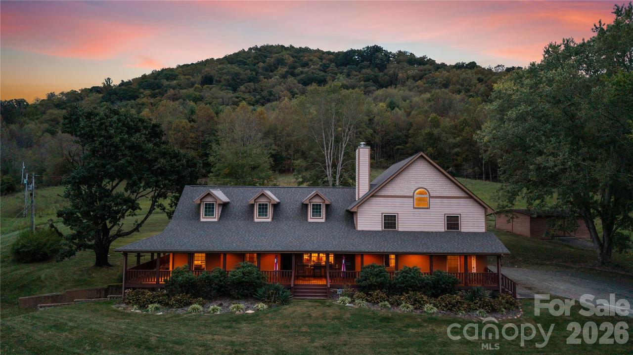 97 Circle E Ranch Rd., Burnsville, NC 28714