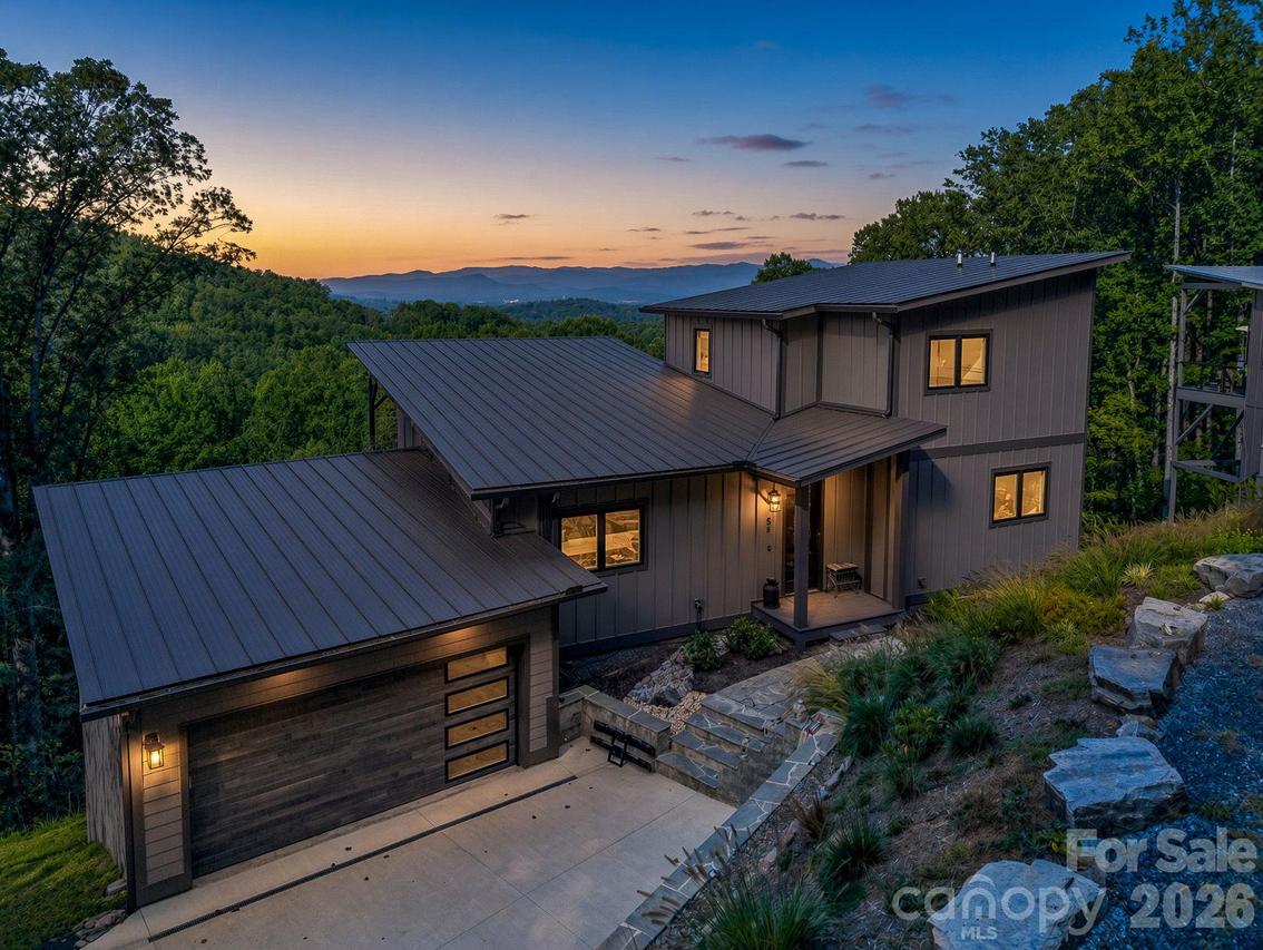 56 Scenic View Dr., Hendersonville, NC 28792