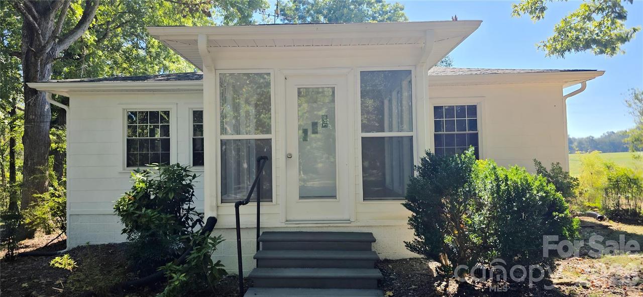 1107/1111 Chase High Rd., Forest City, NC 28043