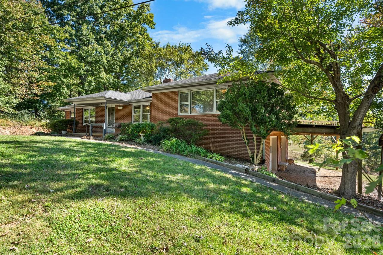 131 Clay St., Morganton, NC 28655