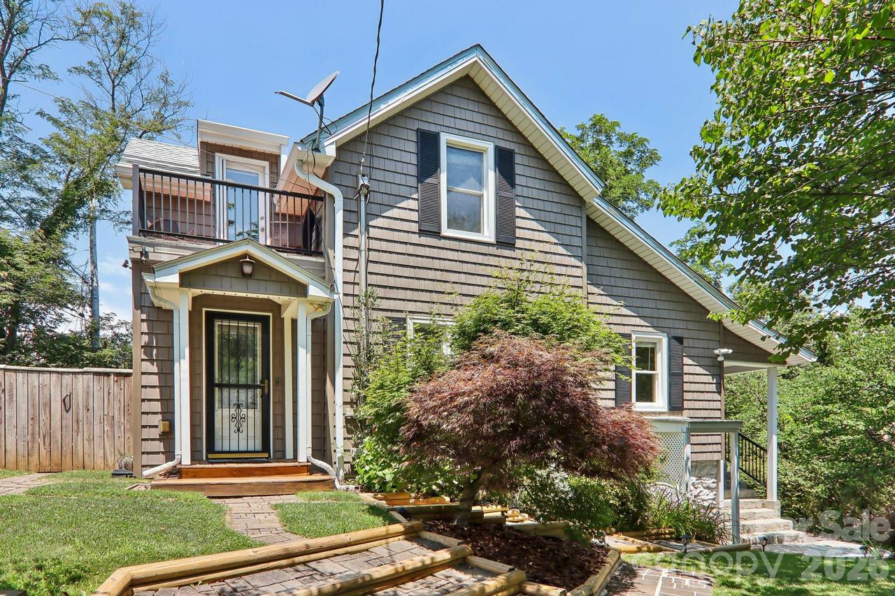 23 Tuskeegee St., Asheville, NC 28801