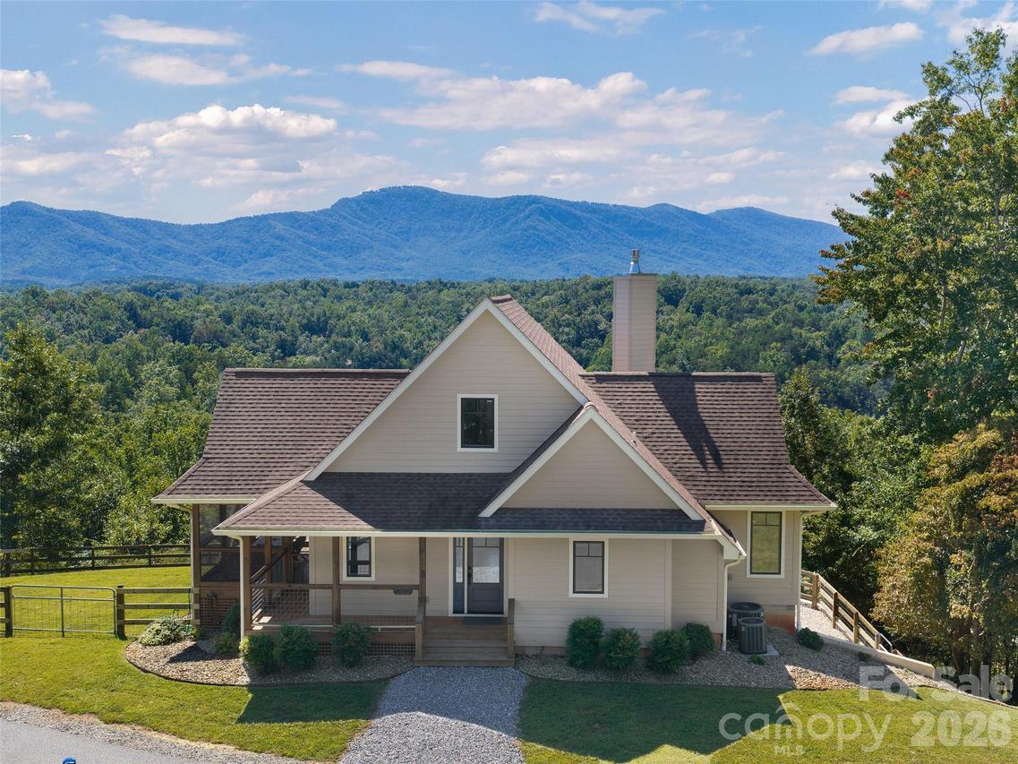 105 Jackson Cove Pkwy., Mill Spring, NC 28756