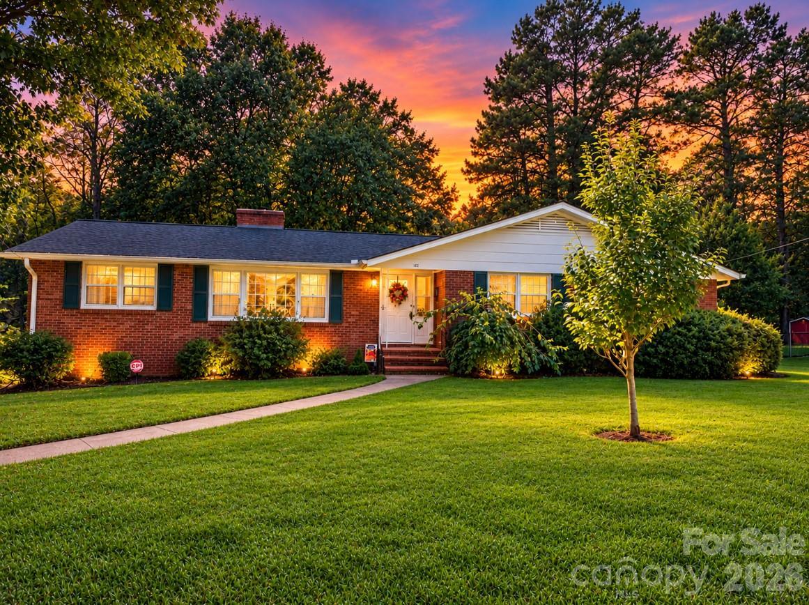604 12th Ave., Hickory, NC 28601