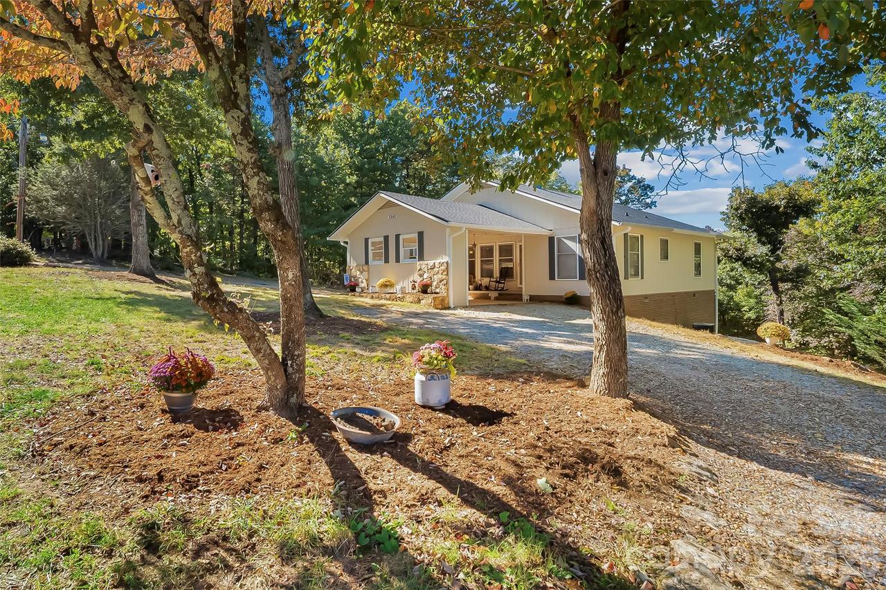 3240 Holly Rd., Connelly Springs, NC 28612