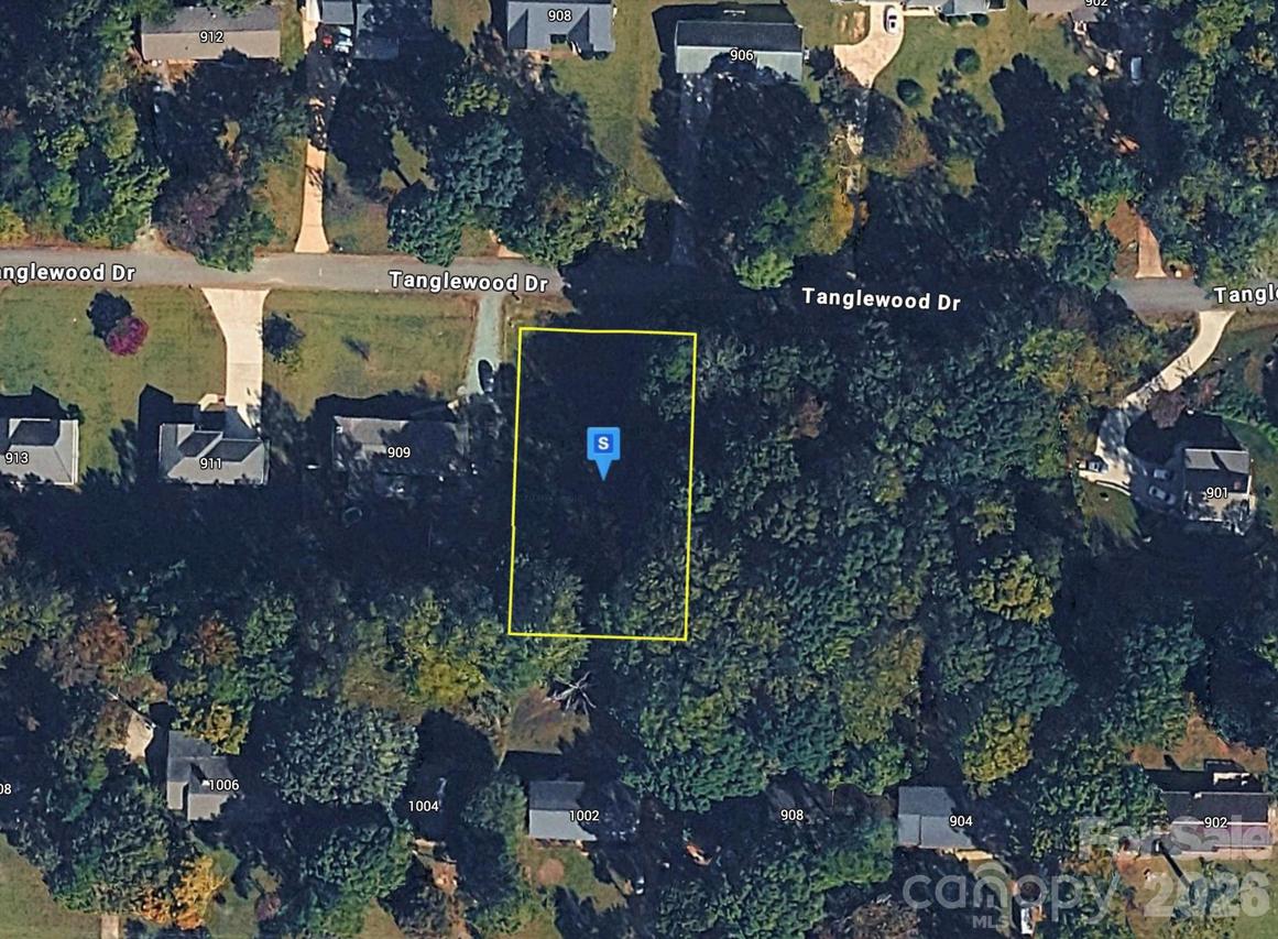 907 Tanglewood Dr., Siler City, NC 27344