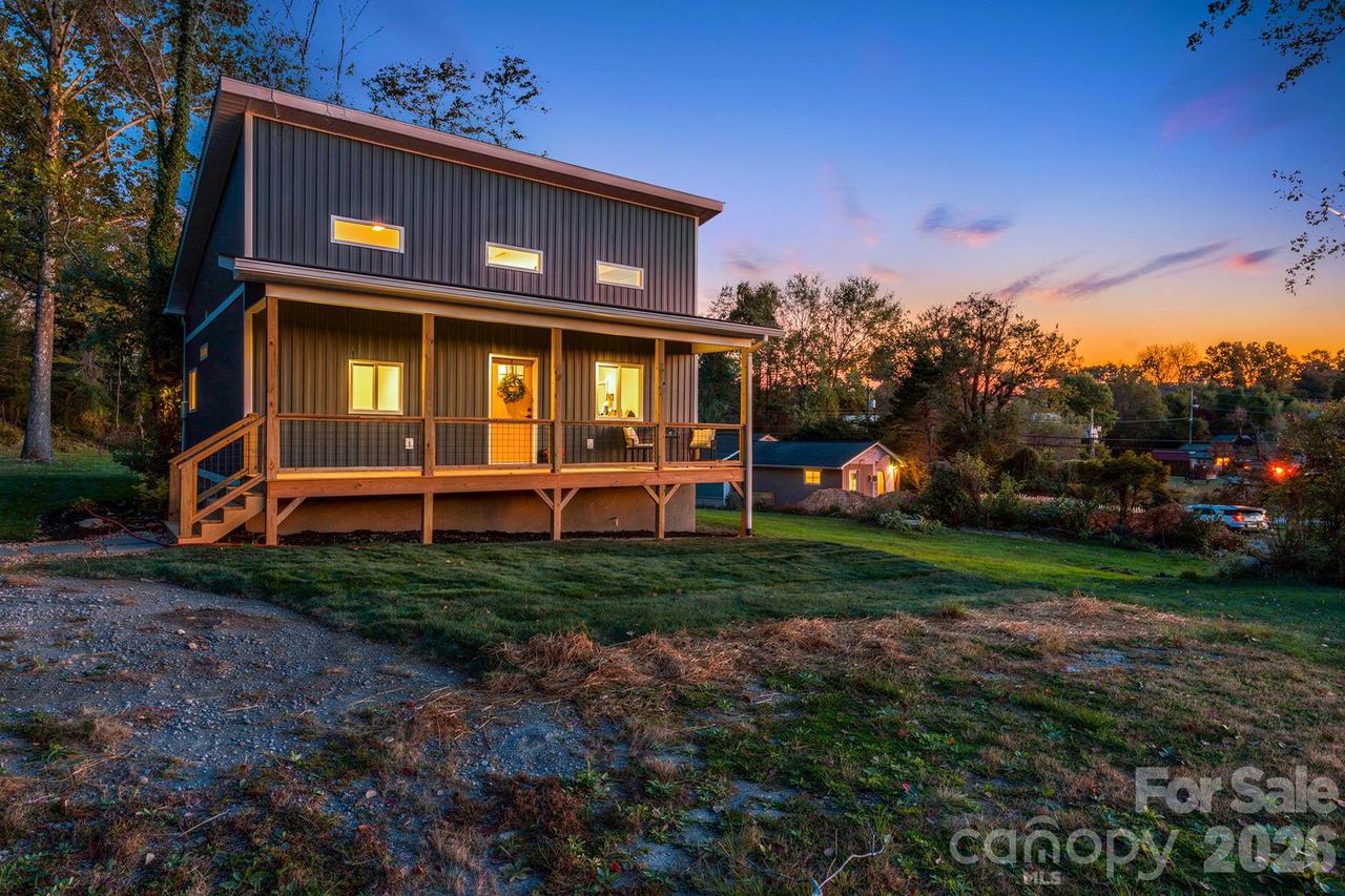 118 Vance St., Hendersonville, NC 28739