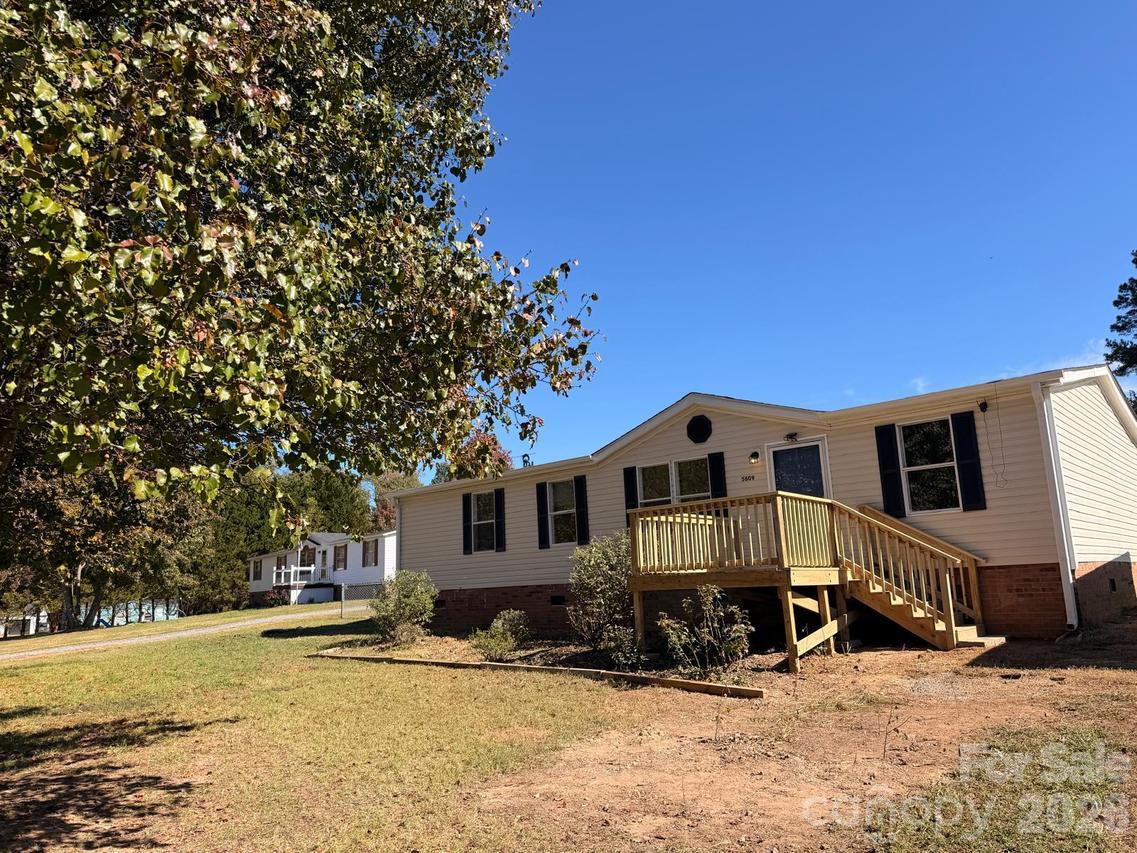 5609 Wildwood Ct., Bessemer City, NC 28016