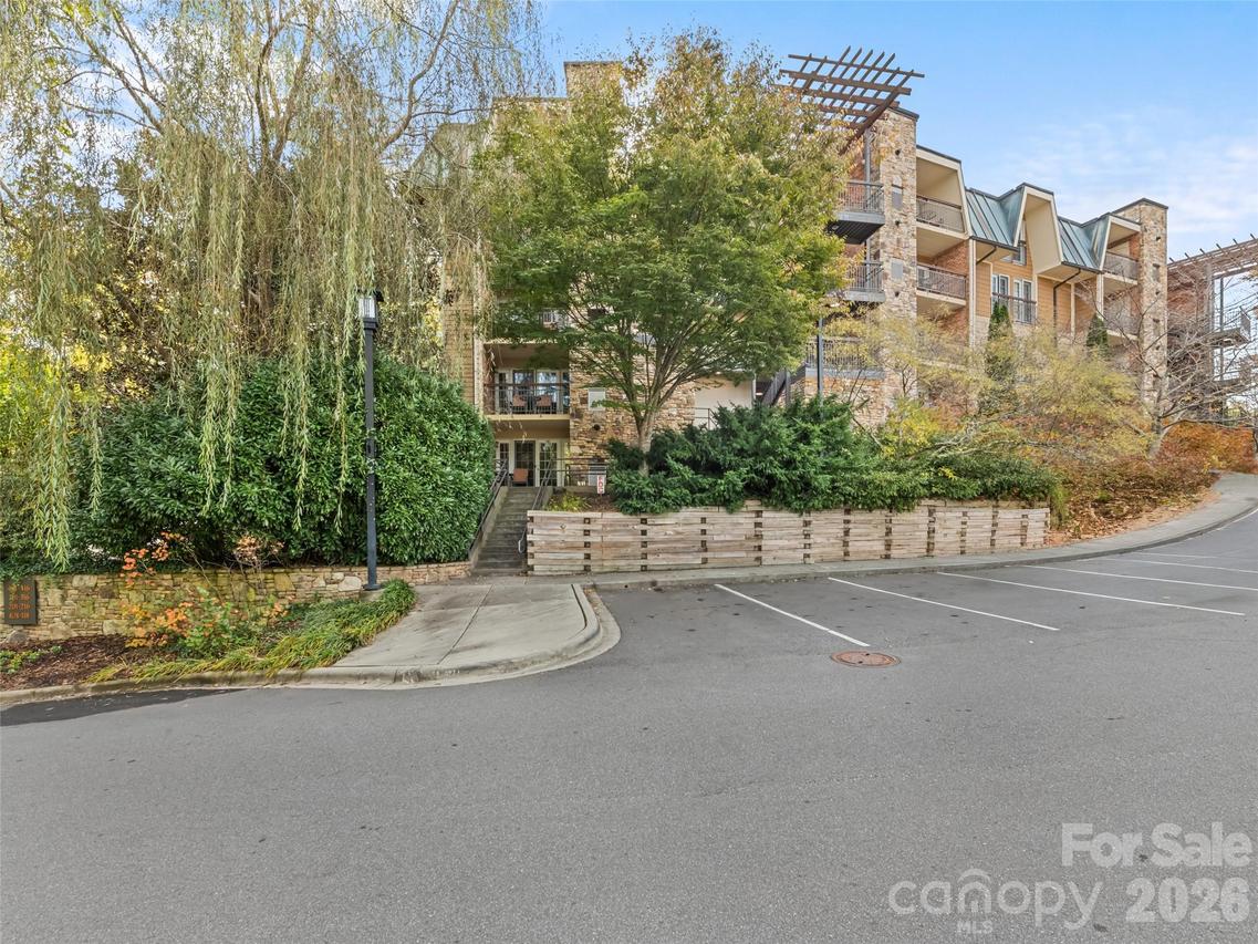 127 Bowling Park Rd., Asheville, NC 28803