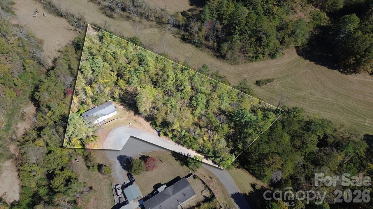 31 White Cedar Dr., Weaverville, NC 28787