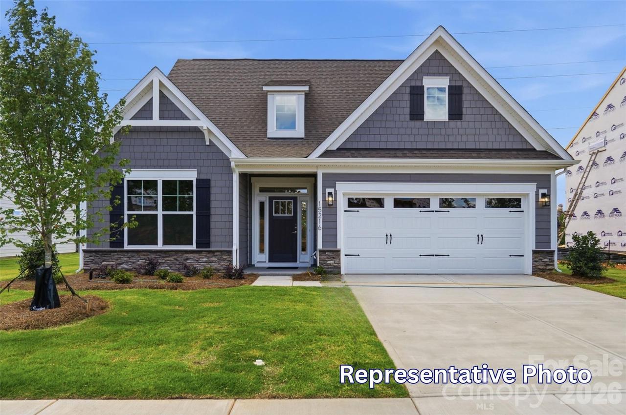 13802 Yadkin River Dr., Huntersville, NC 28078