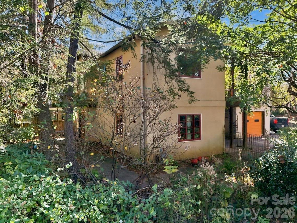 297 Hillside St., Asheville, NC 28801